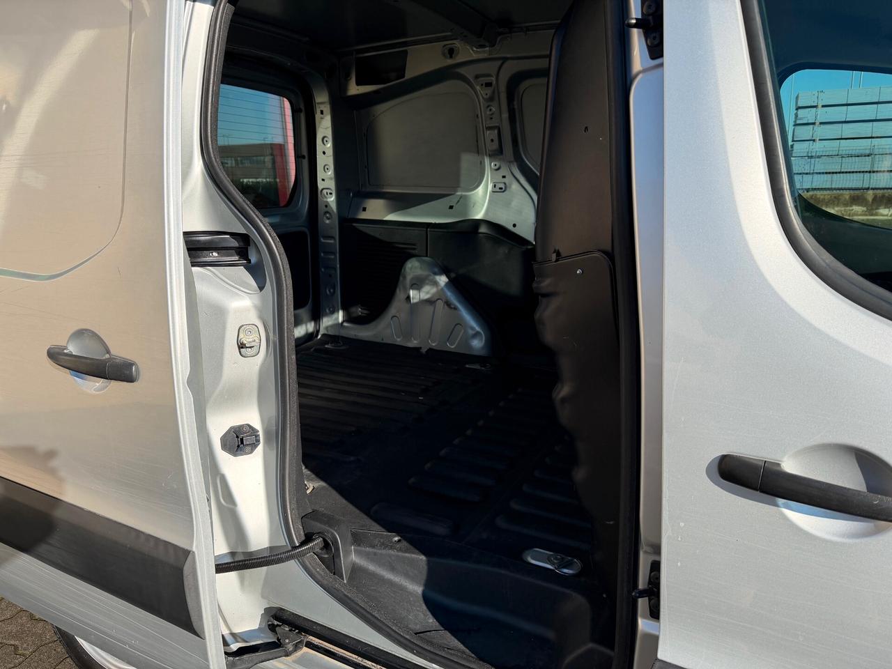 Peugeot Partner 1.6 8V e-HDi 90CV 3 POSTI Furgone