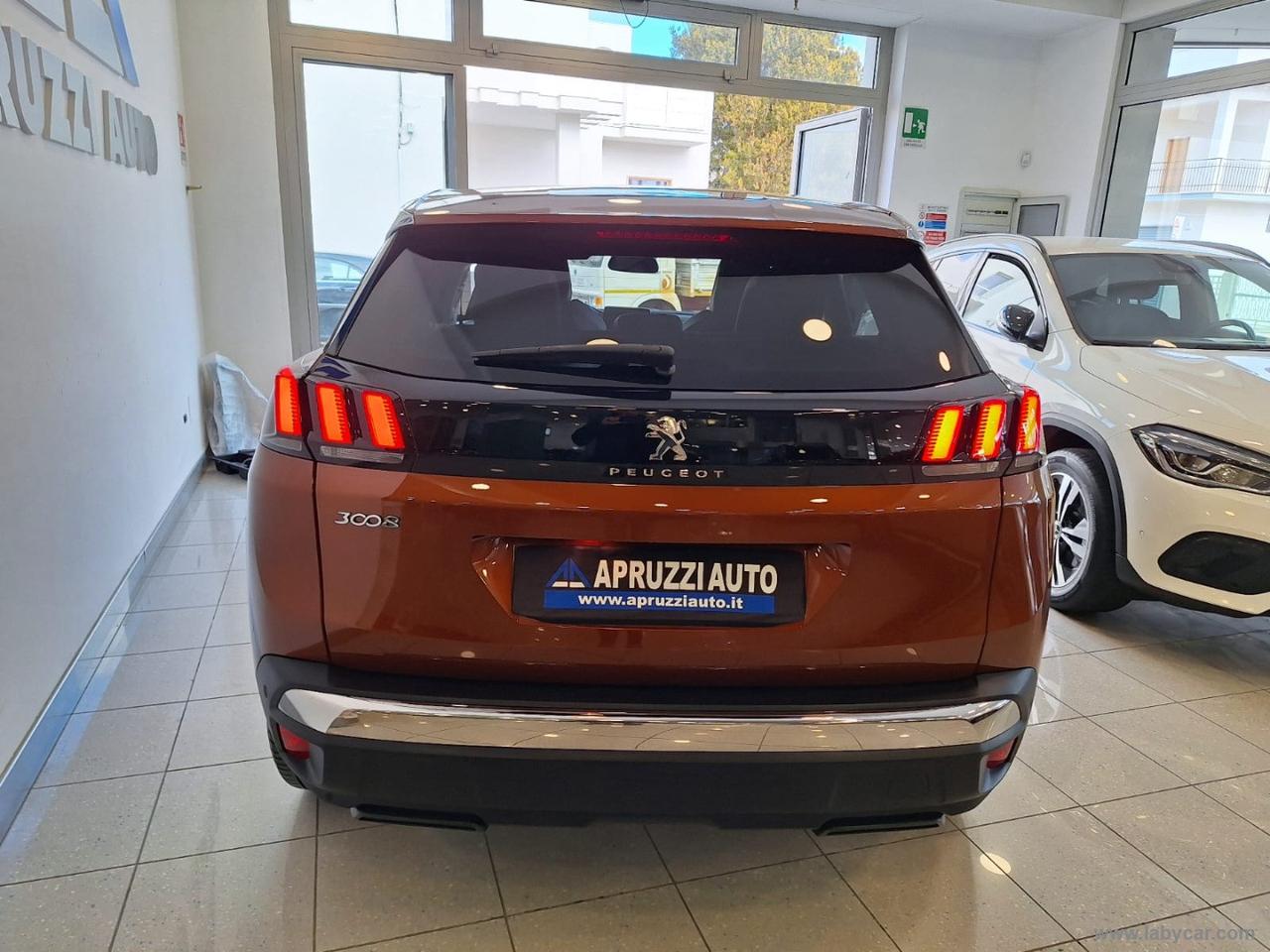 PEUGEOT 3008 BlueHDi 130 S&S EAT8 Business