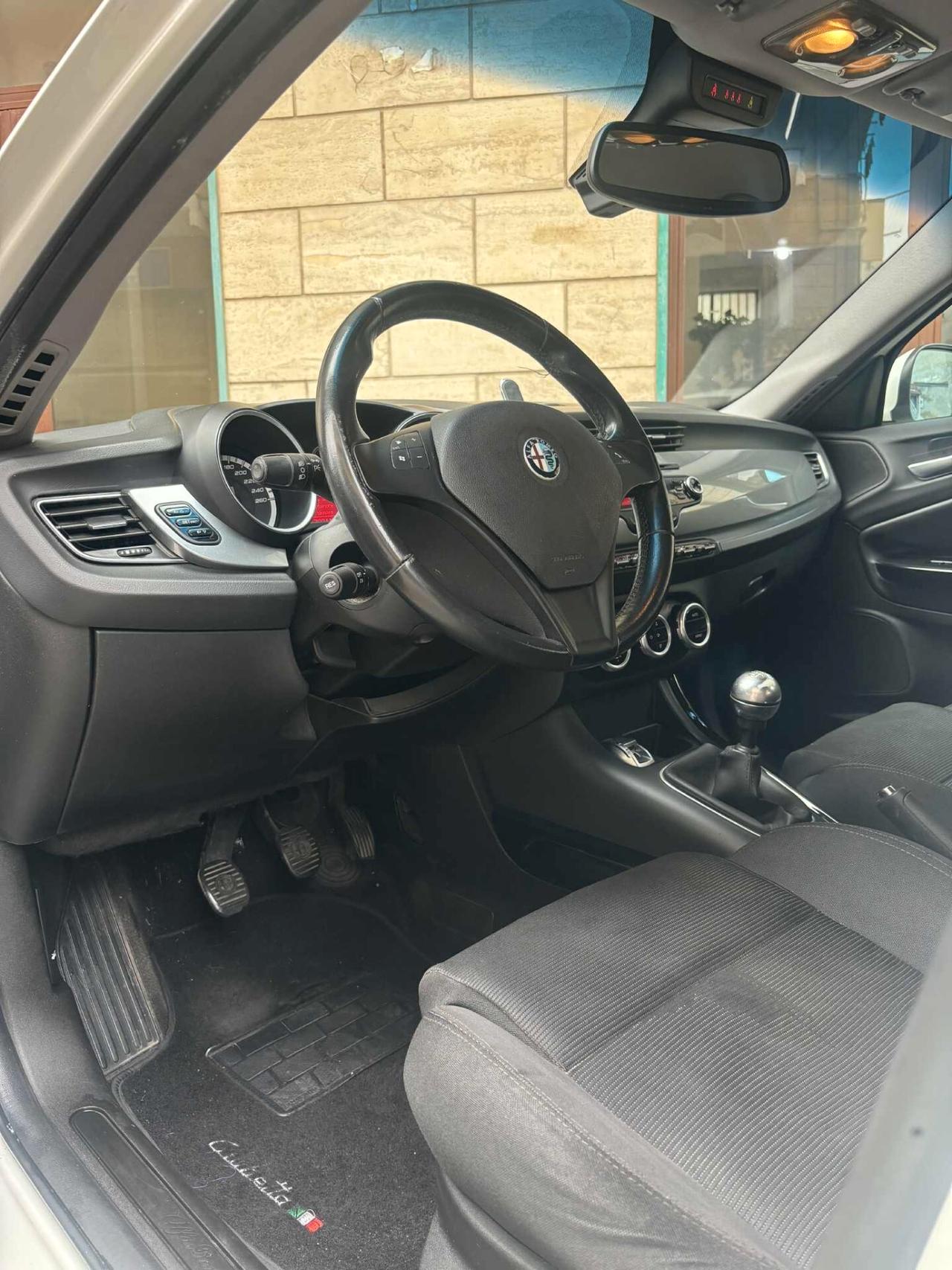 Alfa Romeo Giulietta 1.6 JTDm-2 105 CV Distinctive