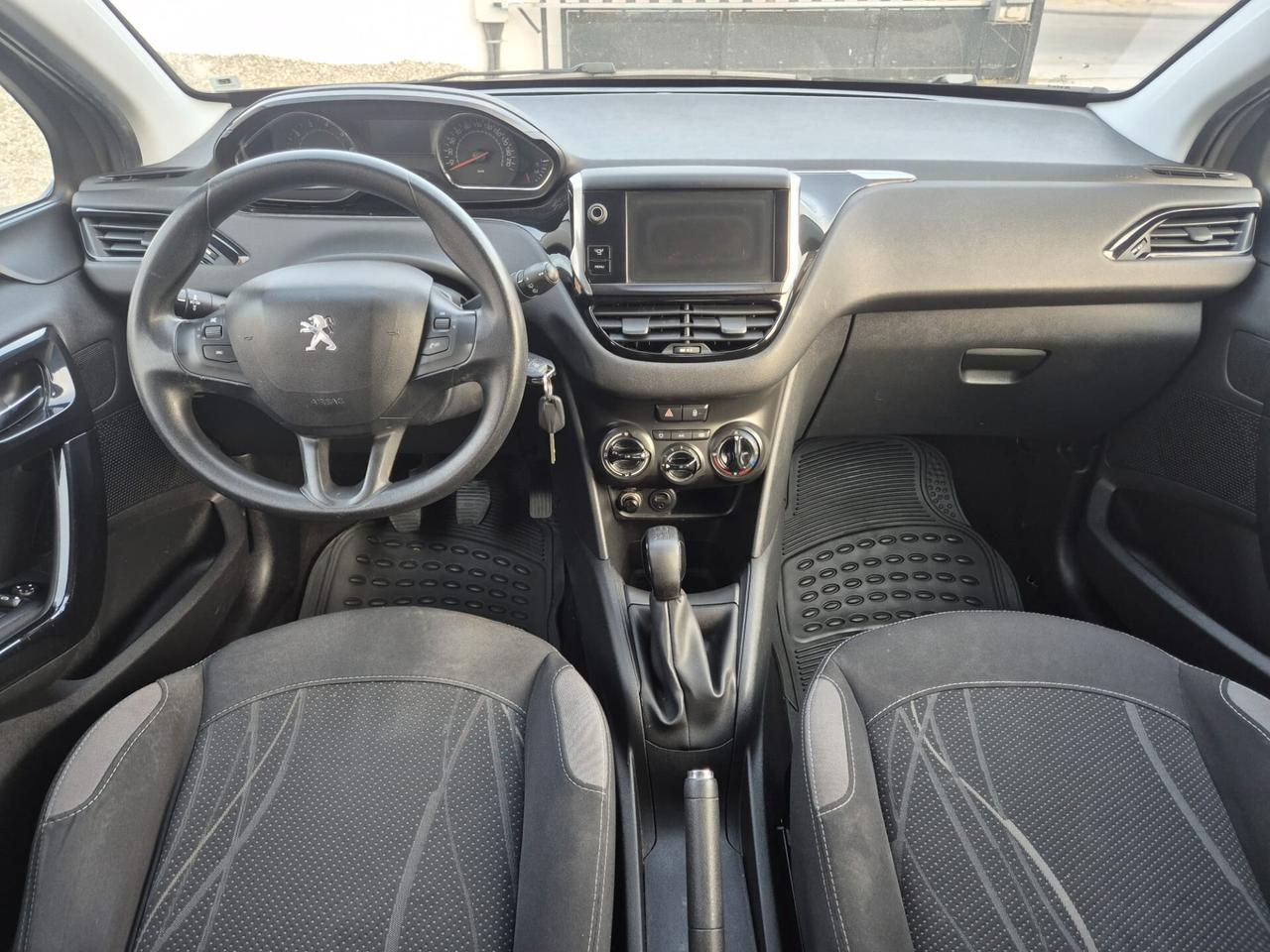 Peugeot 208 1.2 benzina 82 CV 5 porte