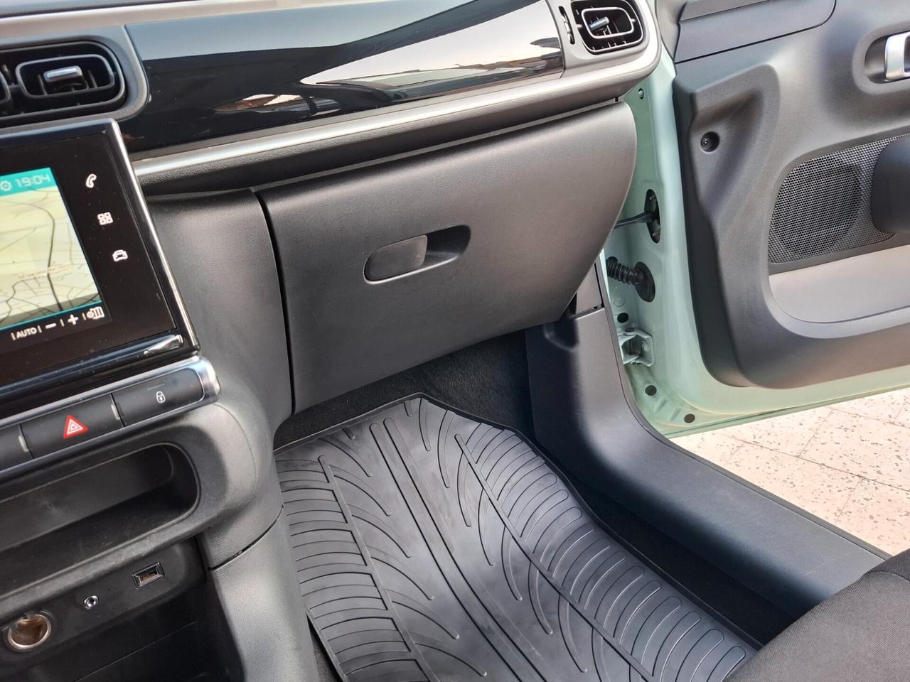 Citroën C3 - 1.2 Pure Tech Fele 105g | Tetto in vetro | Climatizzatore |