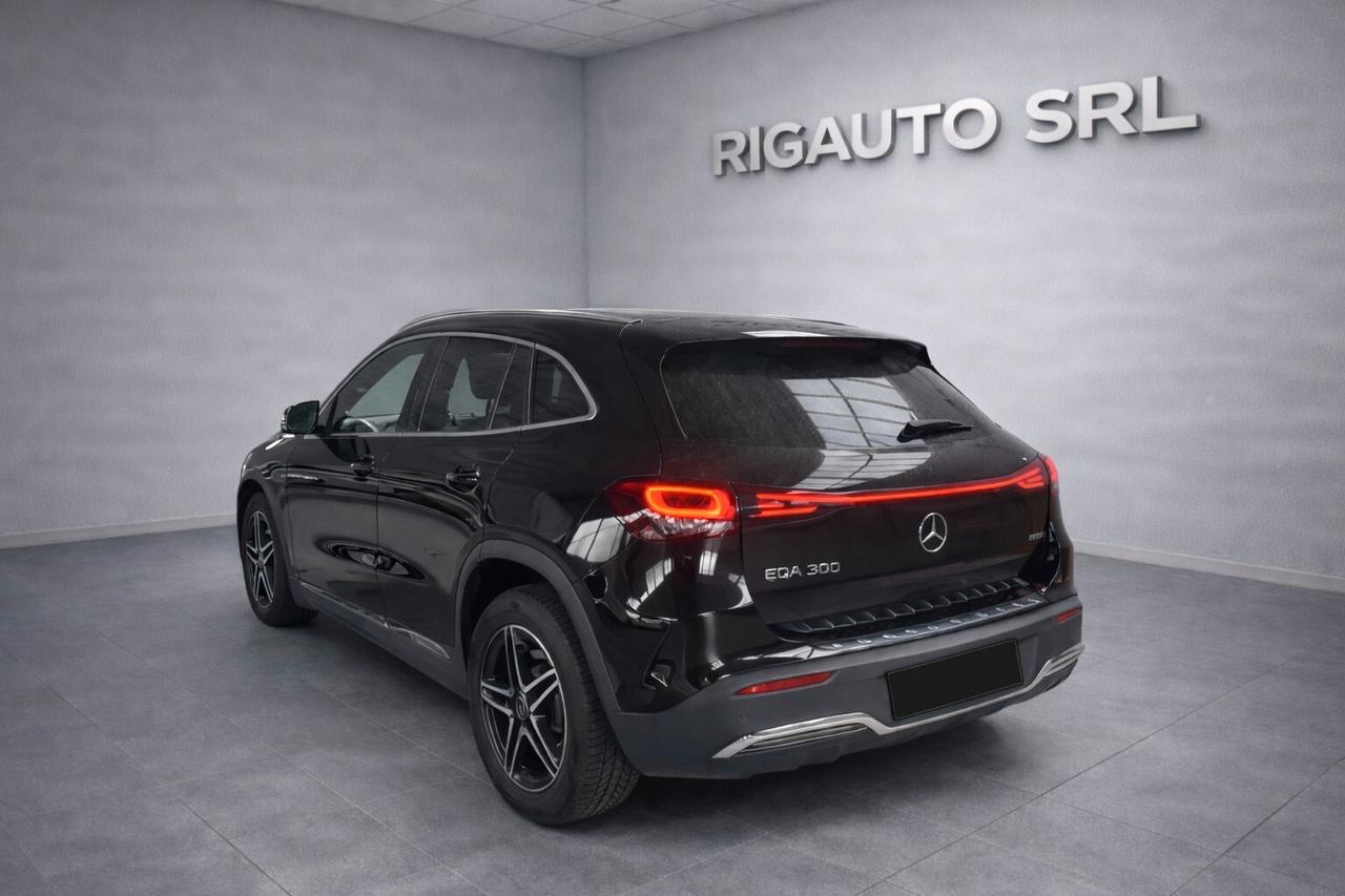 MERCEDES-BENZ EQA 300 4MATIC AMG
