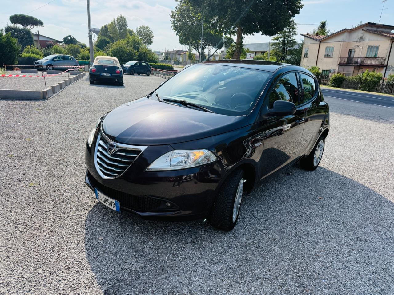 Lancia Ypsilon 0.9 TwinAir 85 CV 5 porte Metano Ecochic Elefantino