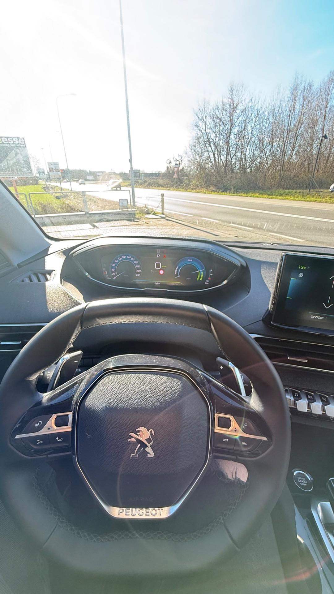 PEUGEOT GT 3008 HYBRID/BENZINA 2022