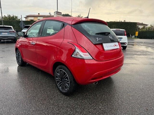 Lancia Ypsilon 1.0 FireFly 5 porte S&S Hybrid Ecochic Gold