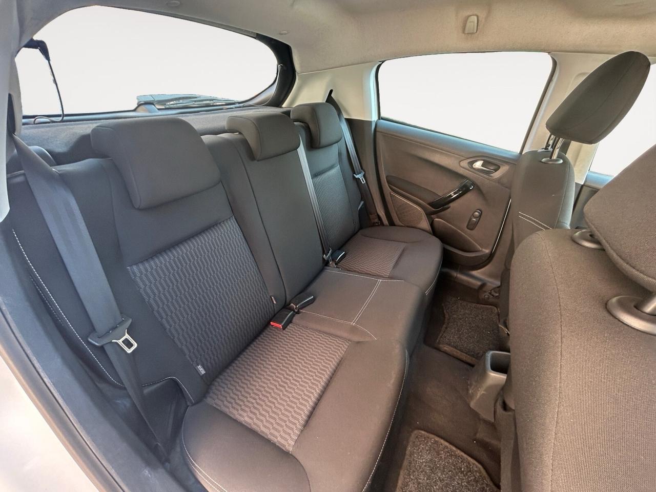 Peugeot 208 82cv 5 porte Allure