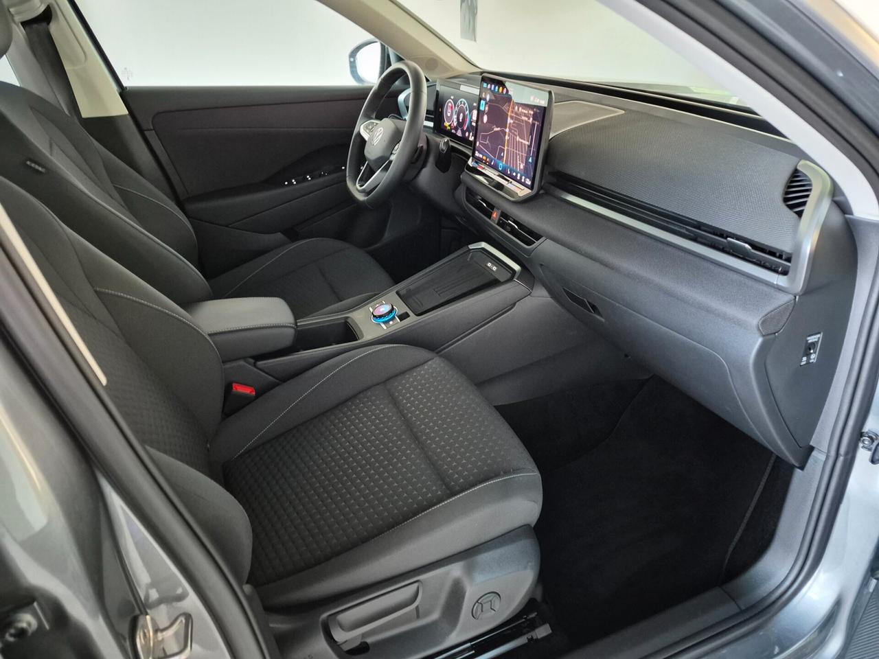 Volkswagen T-Roc 1.5 ETSI LIFE 116CV DSG LED NAVI C.17 APPLE CAR PLAY/ANDROID AUTO ACC LANE ASSIST VOLANTE/SEDILI RISCALDABILI WIRELESS