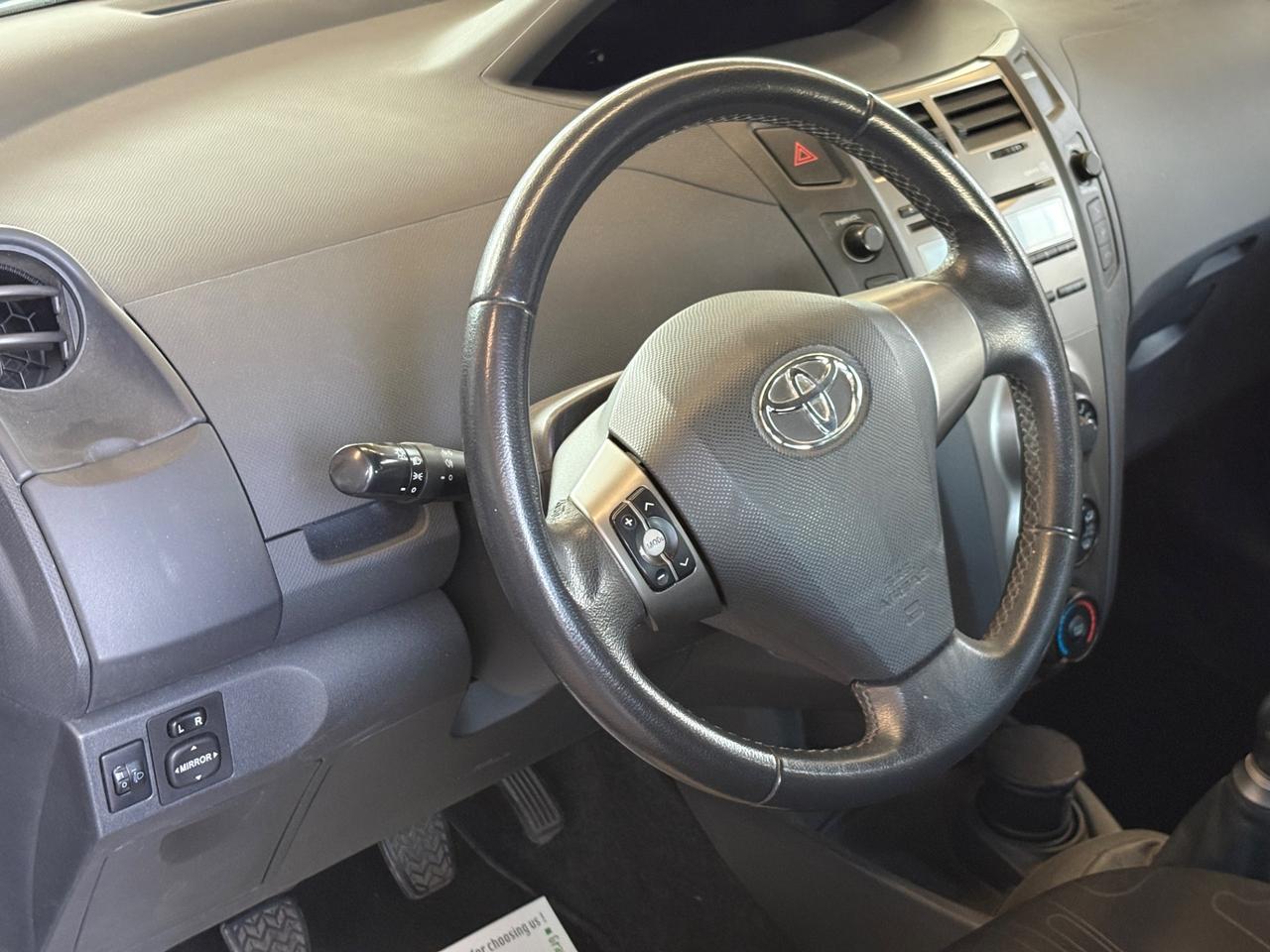 Toyota Yaris 1.0 5 porte Sol
