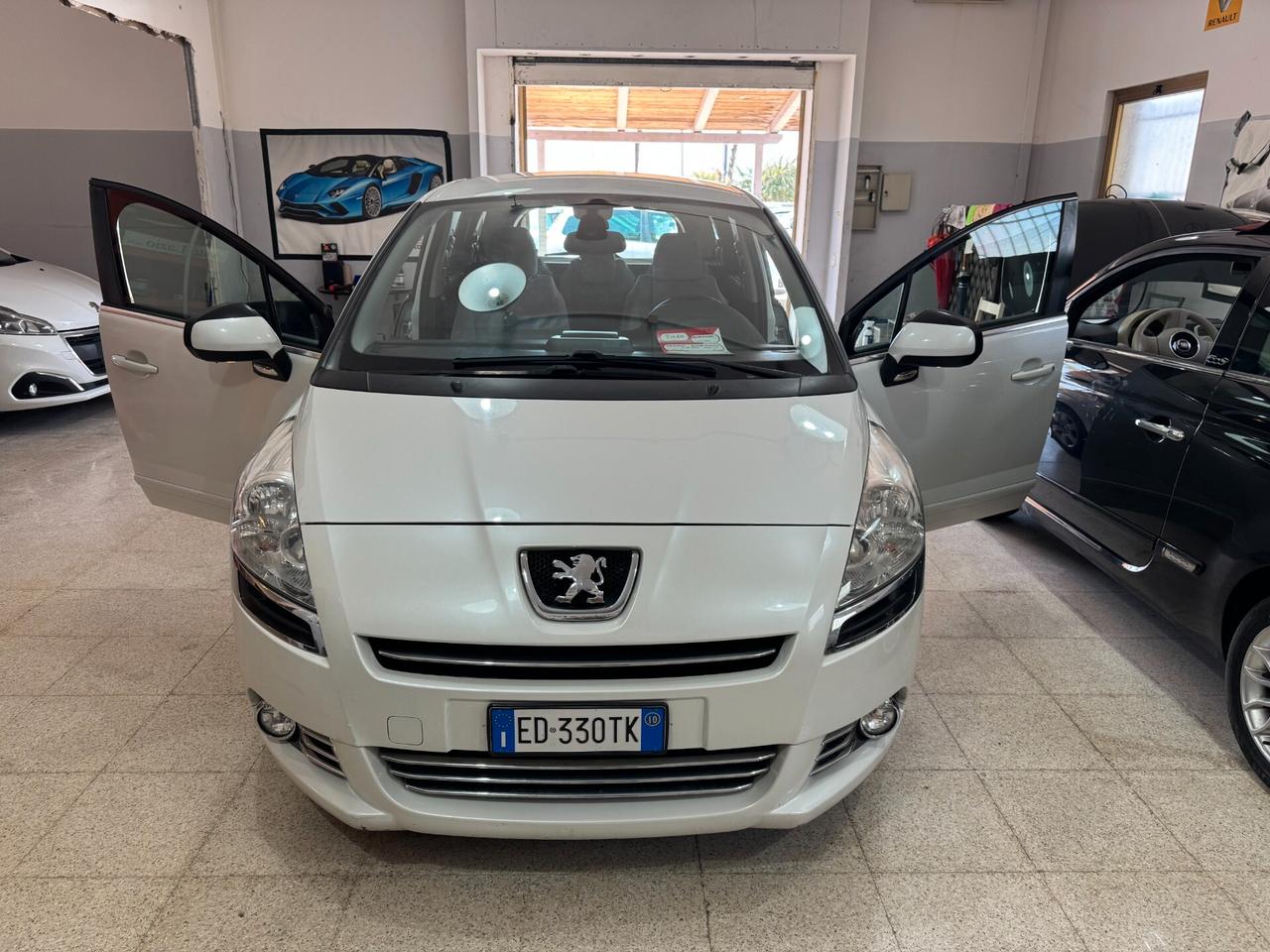 Peugeot 5008 1.6 HDi 110CV Premium NAVIGATORE