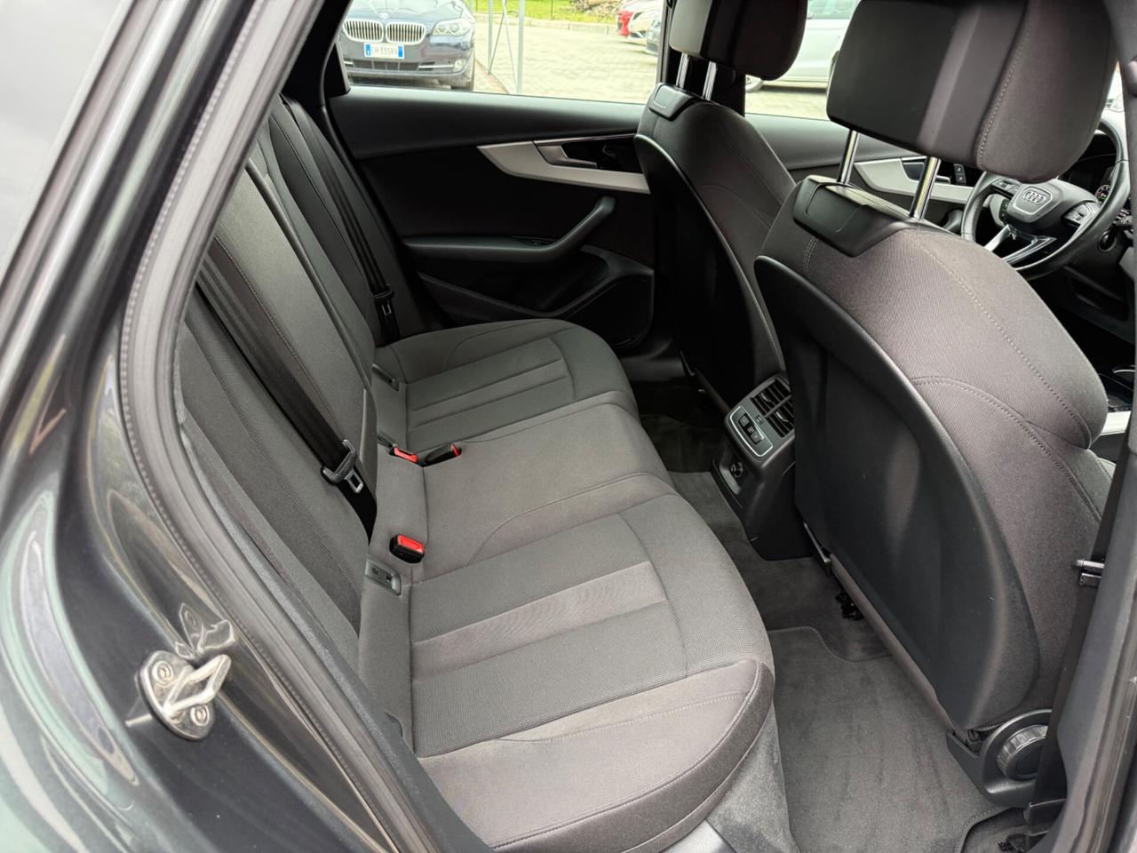 Audi A4 Avant 35 TDI/163 CV S tronic S line edition .IVA ESPOSTA