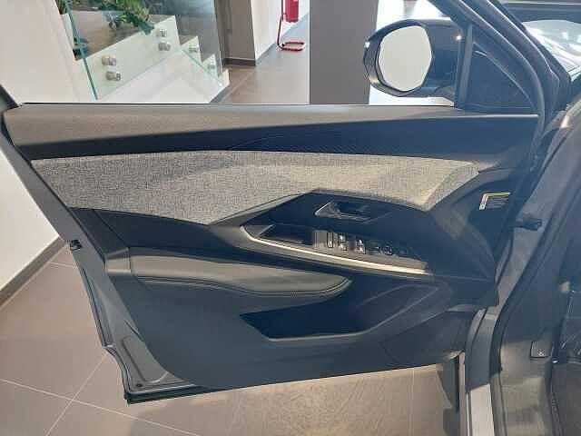 Peugeot 3008 Hybrid 136 e-DCS6 Allure KM0