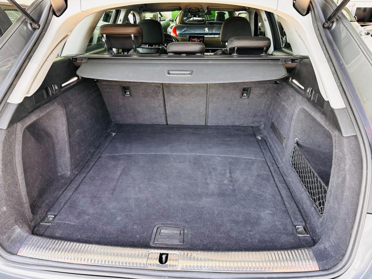 Audi A4 35 TDI 150CV S-Tronic 7Marce F1 S-Line