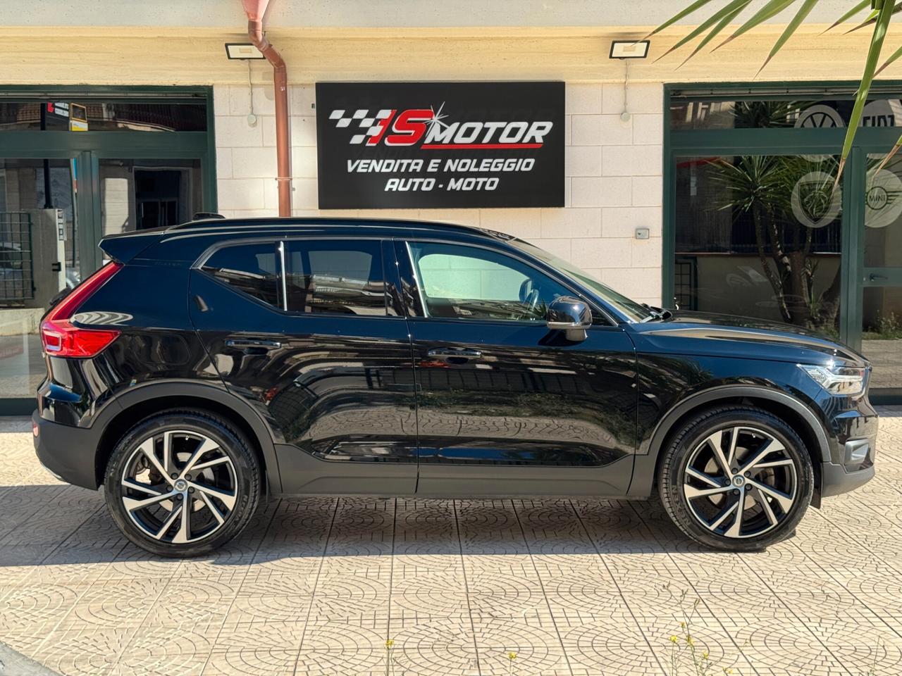 VOLVO XC40 2.0 D3 R-DESIGN AWD GEARTRONIC 150CV