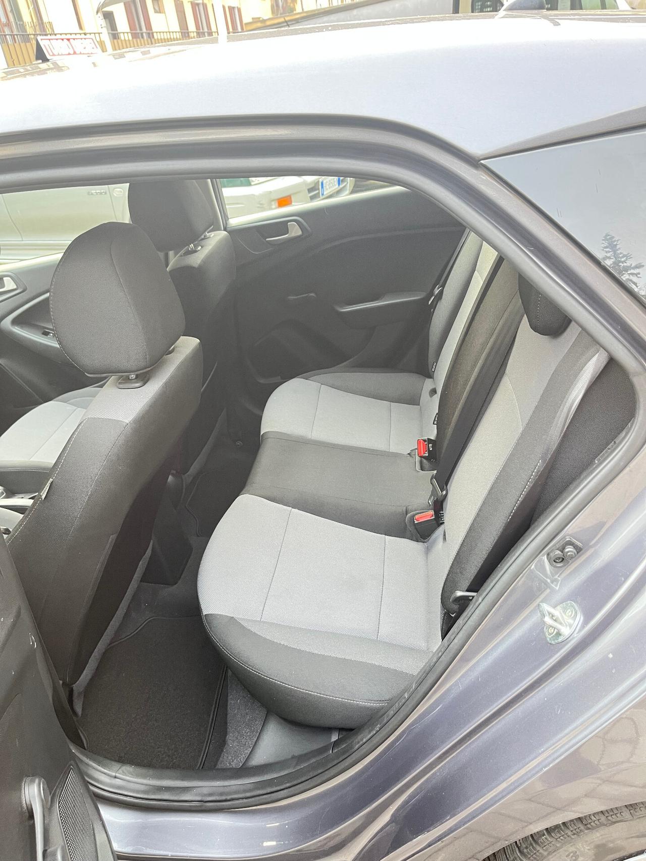 HYUNDAI i20 - 1.2 BENZINA - 5 PORTE CONNECTLINE - ANCHE PER NEOPATENTATI - 2019