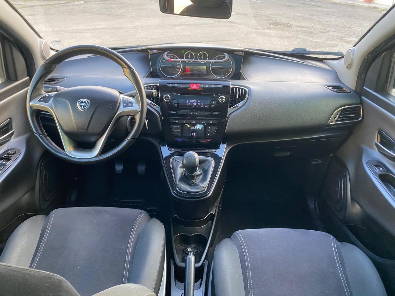 Lancia Ypsilon 1.2 69 CV 5 porte GPL Ecochic 30th Anniversary