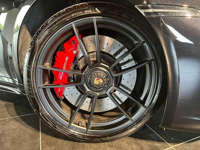 Porsche 992 911 Coupe 3.0 Carrera 4 GTS auto