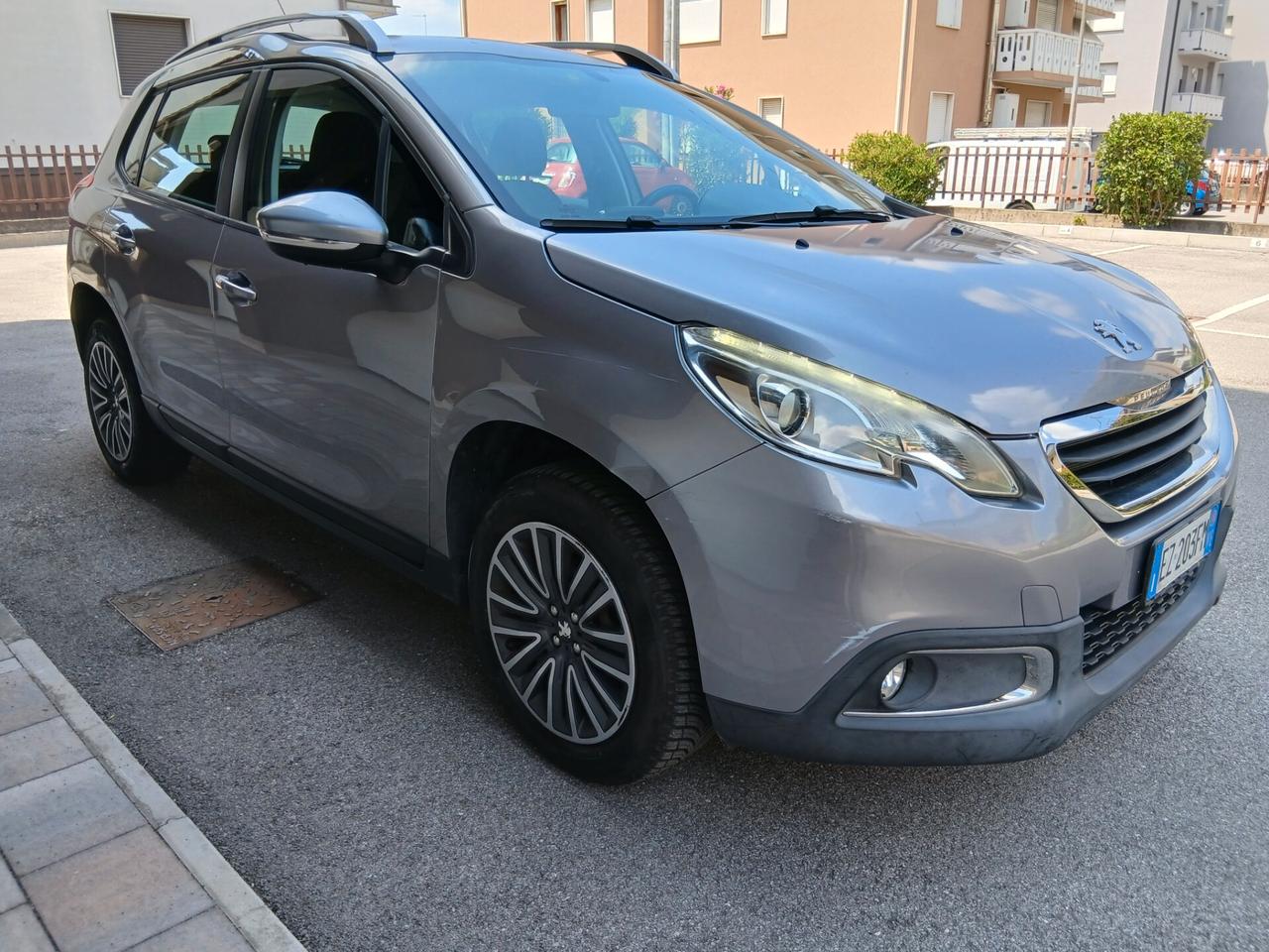 Peugeot 2008 BlueHDi 75 Active Ok per neo patentati TUA a € 158 mese