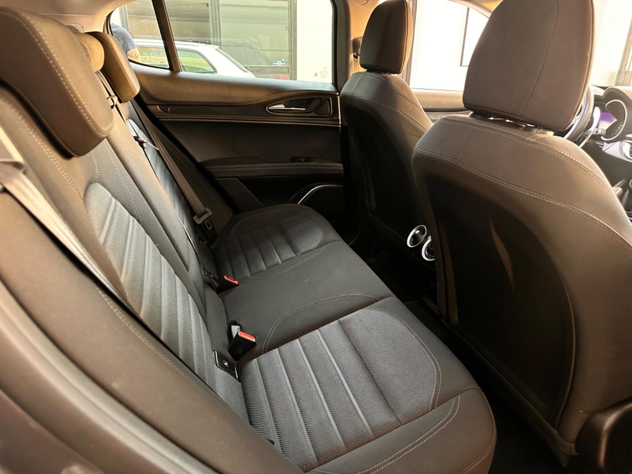 Alfa Romeo Stelvio 2.2 Turbodiesel 160 CV AT8 RWD Business