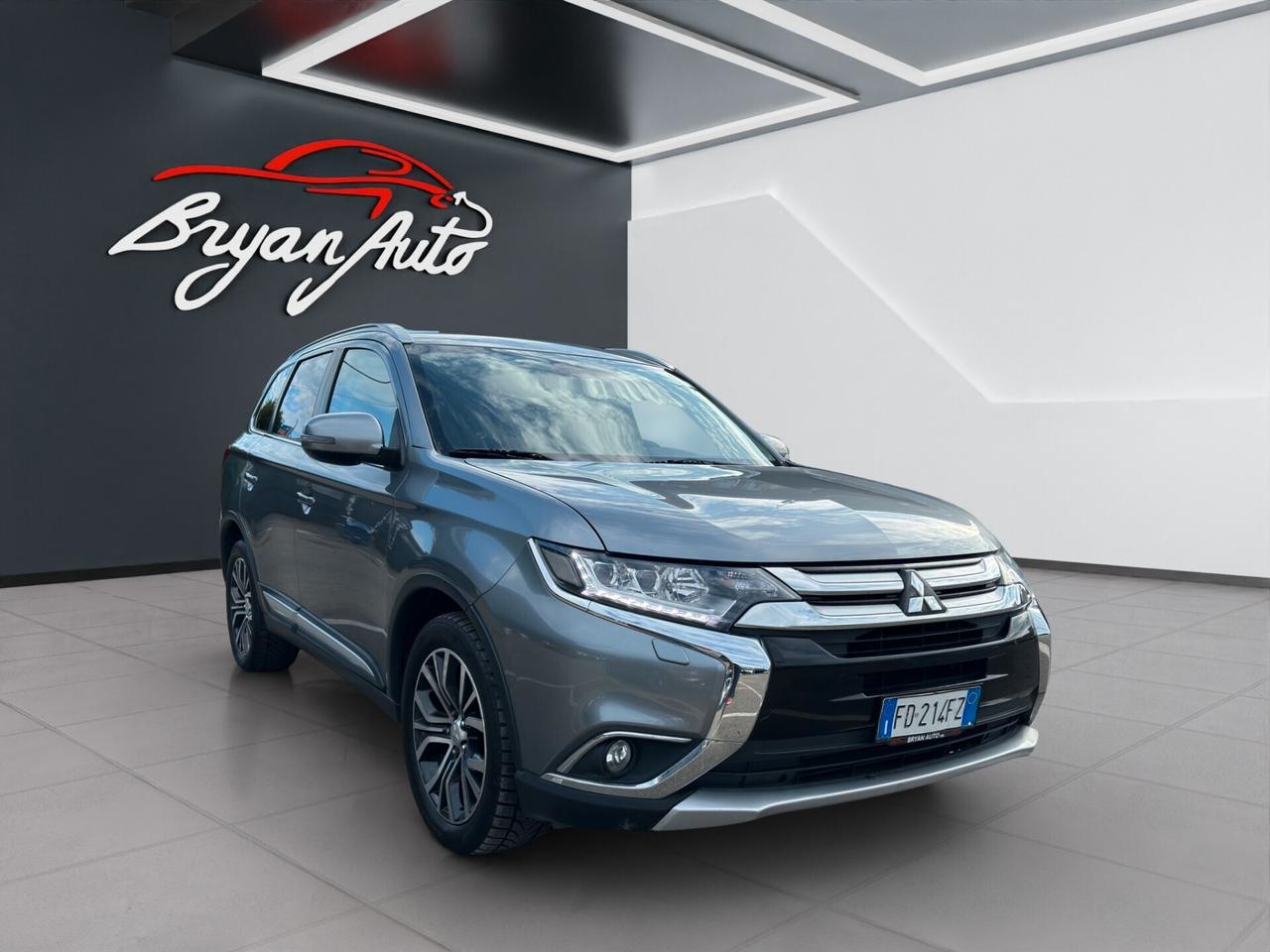 Mitsubishi Outlander 2.2 DI-D 4WD Instyle Plus Navi Diamond Pack 7P
