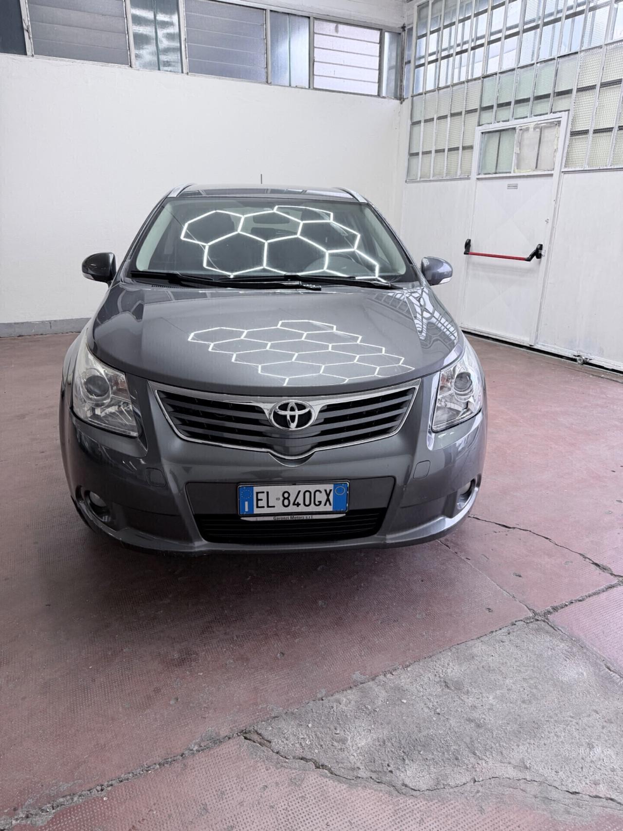 Toyota Avensis 2.2 D-Cat aut. Wagon Lounge