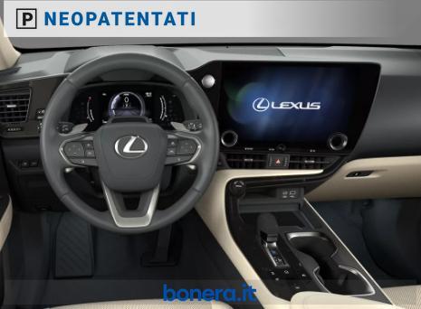 Lexus NX 2.5 Hybrid Luxury 4WD e-CVT