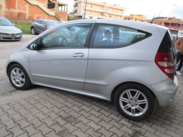 MERCEDES-BENZ A 180 CDI Coupé Elegance