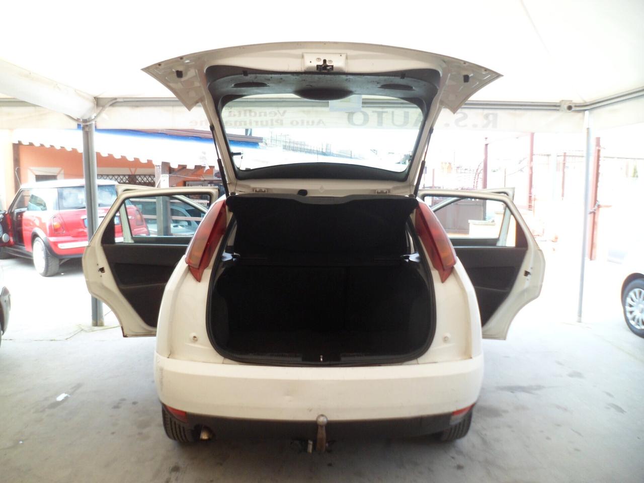 Ford Focus 1.8 TDCi 5p gancio traino full 00