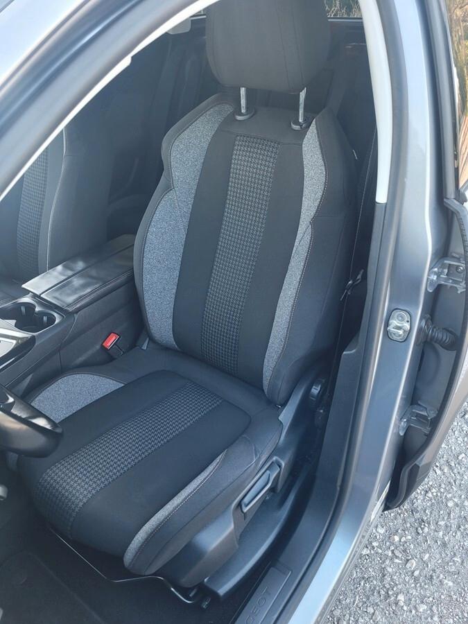 Peugeot 3008 BlueHDi 130 S&S Business