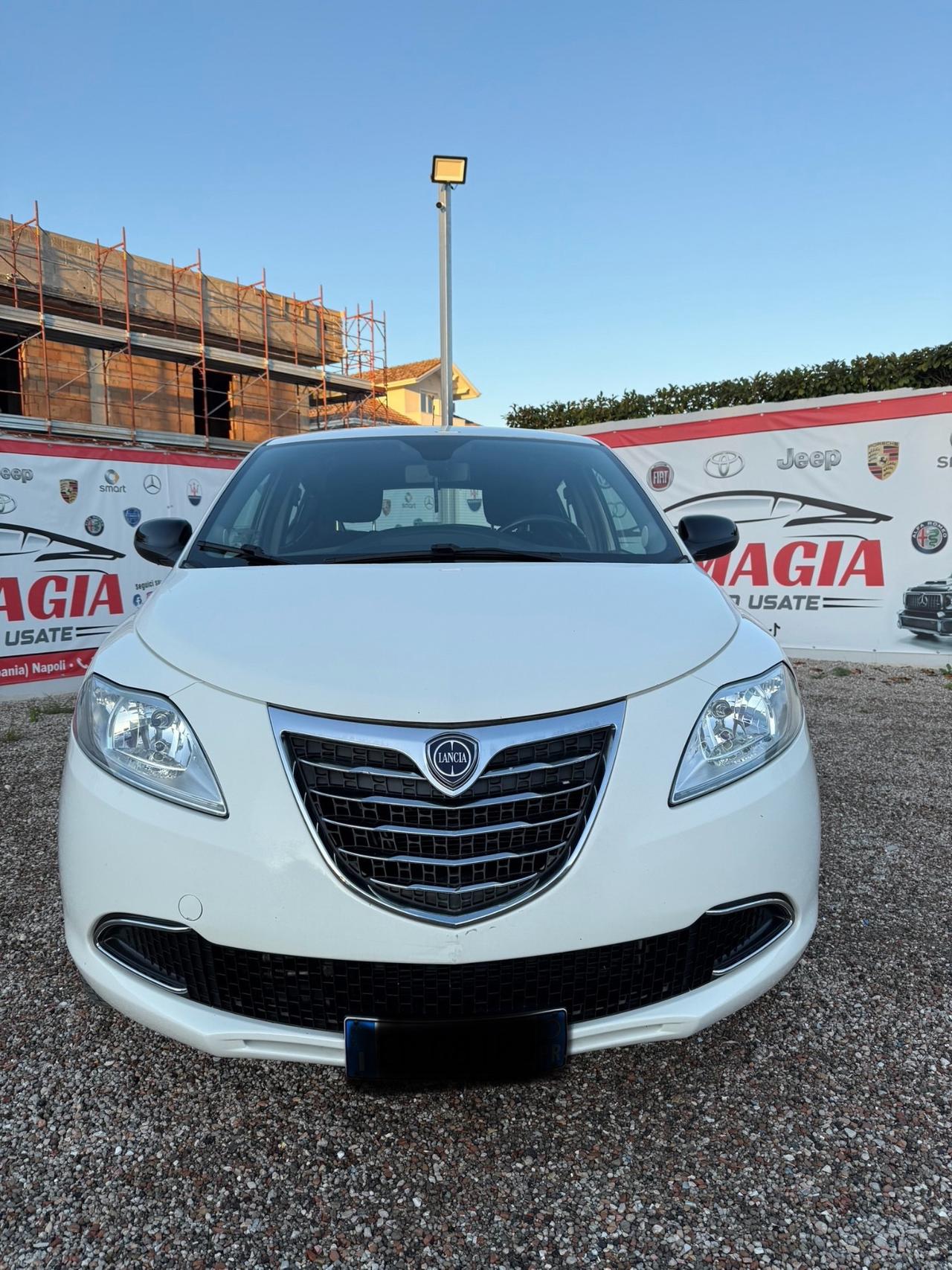 Lancia Ypsilon 0.9 TwinAir 85 CV 5 porte Metano Ecochic Gold