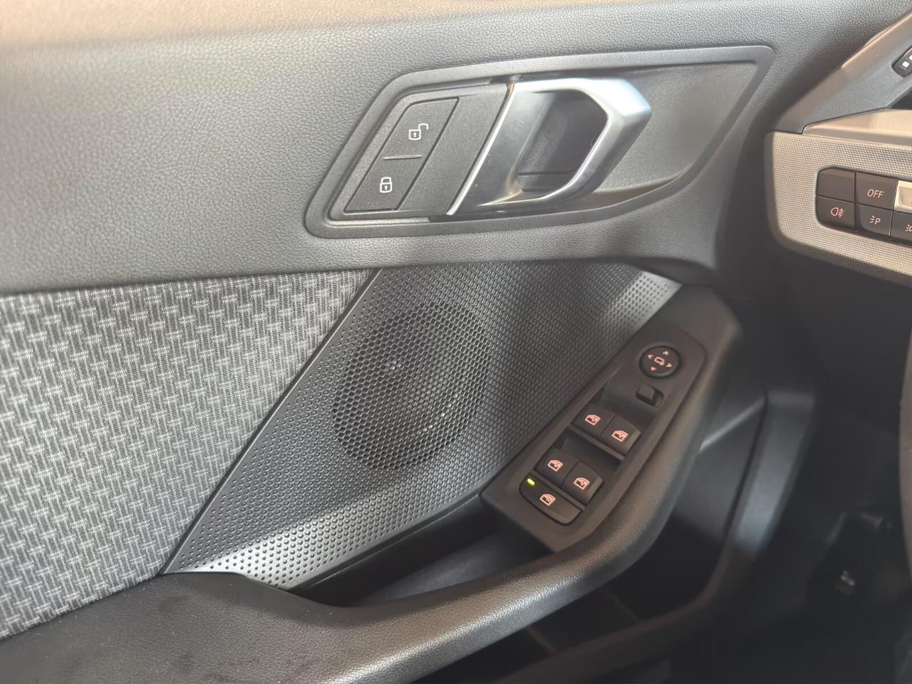 BMW 118i 5p. LED / TETTO / VIRTUAL