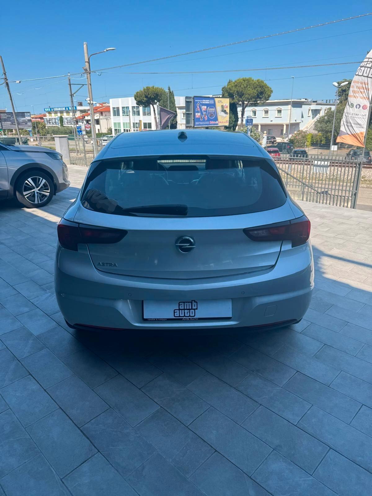 Opel Astra 1.2 Turbo 110 CV 5 porte Business Elegance