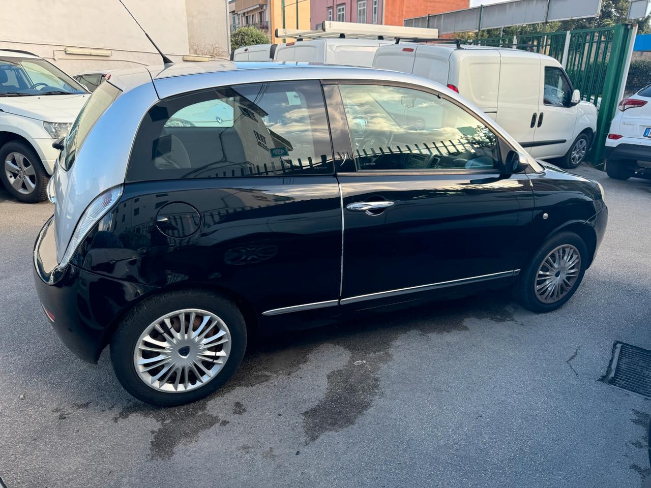 Lancia Ypsilon 1.2 Oro BICOLORE TAGLIANDATA E GARANTITA 12 MESI