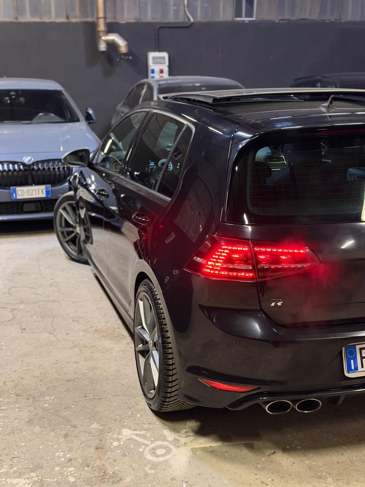 Volkswagen Golf R 2.0 5p.