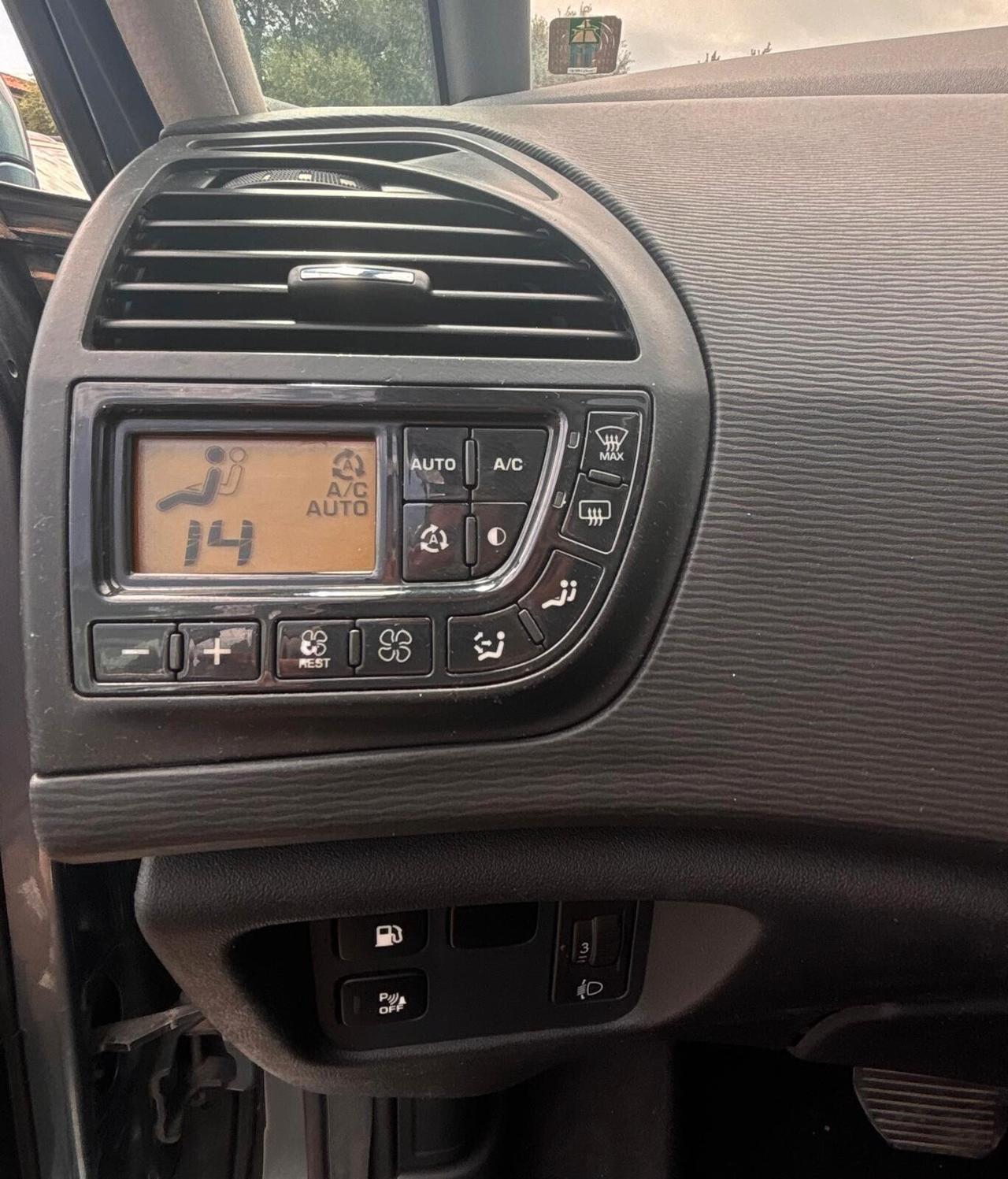 Citroen C4 Picasso 2.0 HDi 138 FAP CMP6 Exclusive