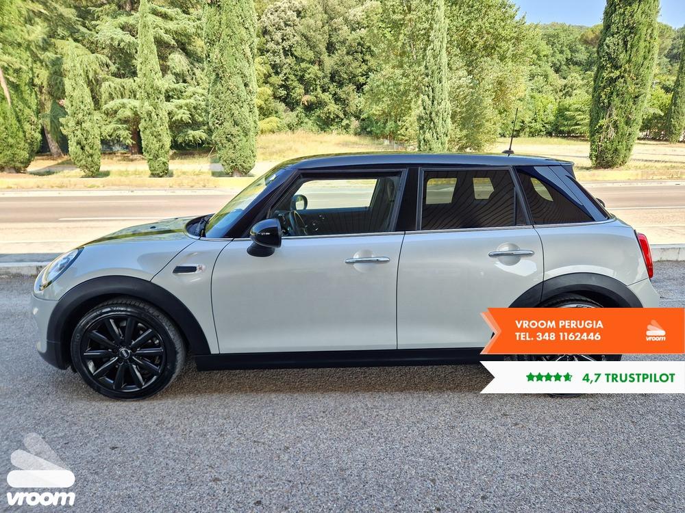 MINI Cooper D F55 1.5 Hype 5P 2017 NEOPATENTATO