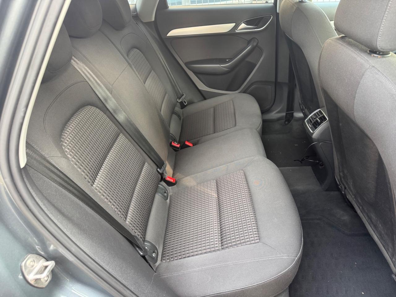 Audi Q3 2.0 TDI 4X4 neopaten garanzia 12 mesi