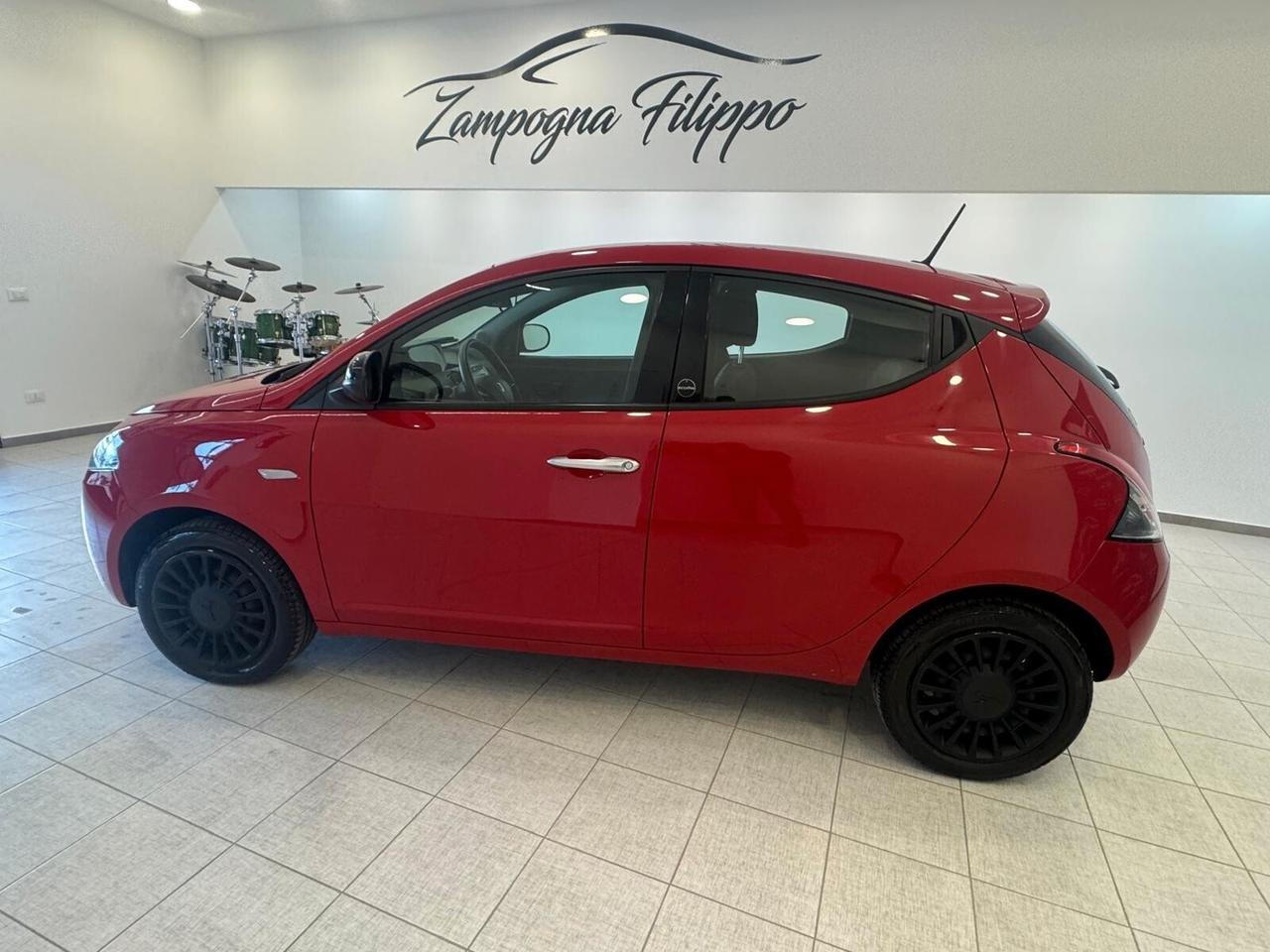 Lancia Ypsilon 1.0 Hybrid Silver 75000km