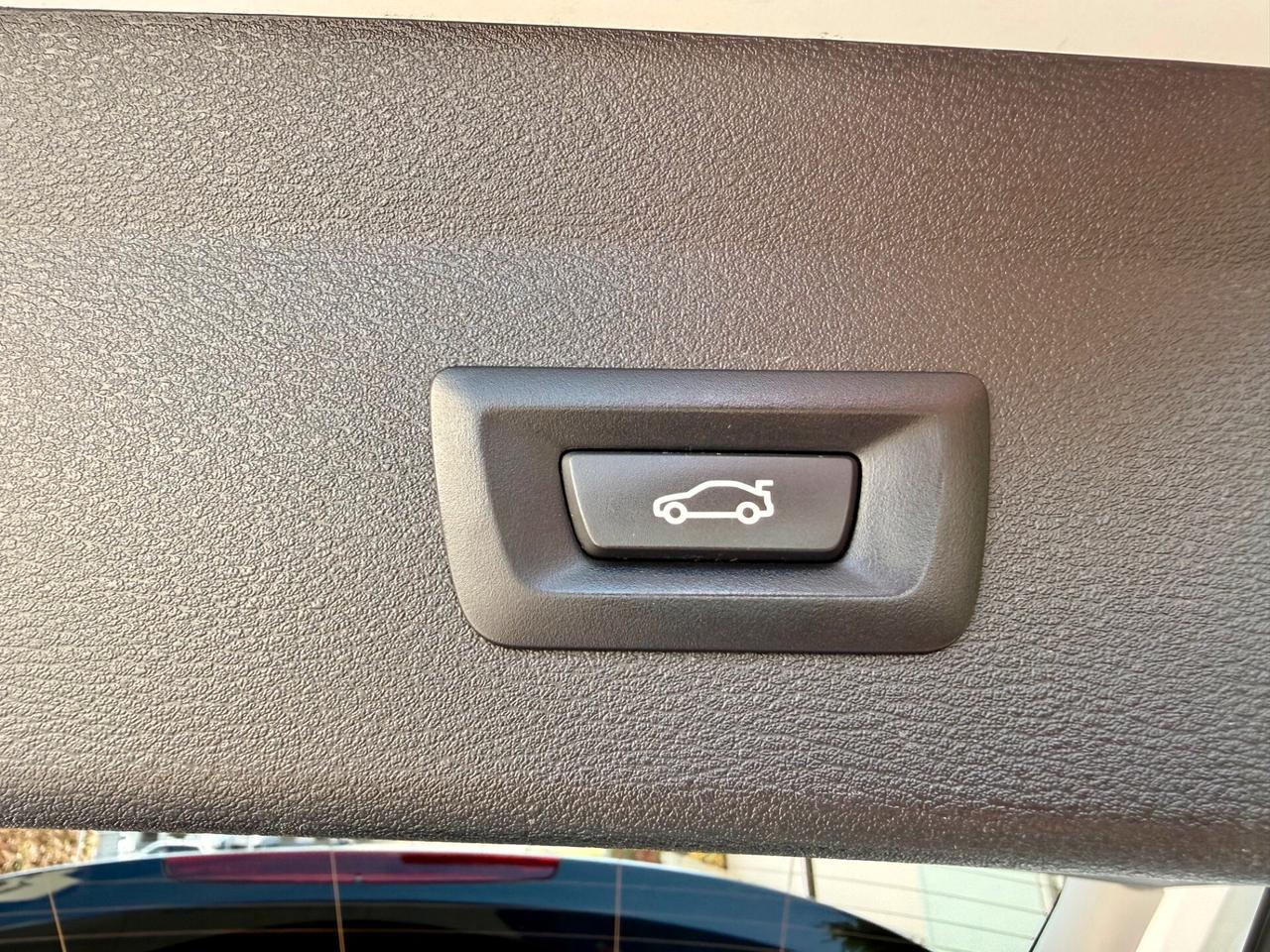 BMW X1 sdrive18d xLine auto 150cv UNICO PROPRIETARIO