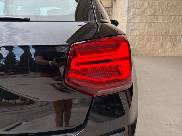 AUDI Q2 30 TDI S tronic Admired Advanced COCKPIT