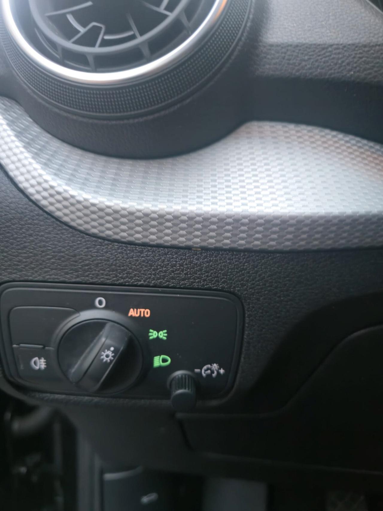 Audi Q2 1.0 TFSI Business Advanced