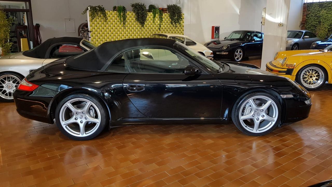 997 911 Porsche Carrera Cabriolet Book service Italia