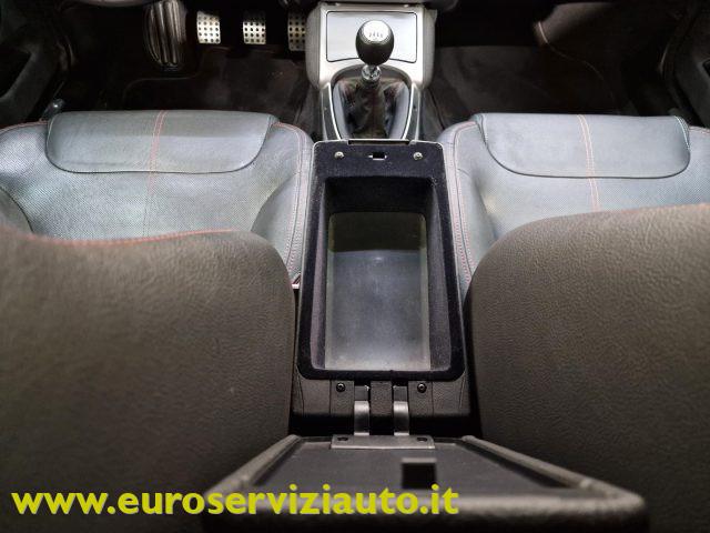 ALFA ROMEO GT 1.9 JTDM 16V Distinctive Q2