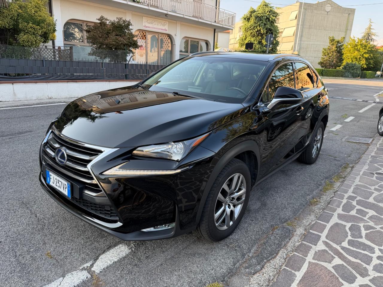 Lexus NX 300h Hybrid 4WD Executive