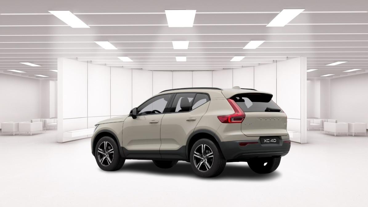 VOLVO Xc40 B3 Mild Hybrid Automatico Plus Dark