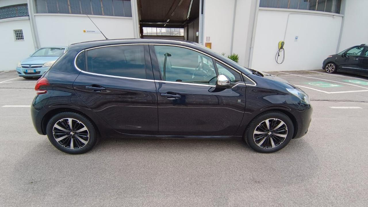 Peugeot 208 PureTech 82 5 porte Allure