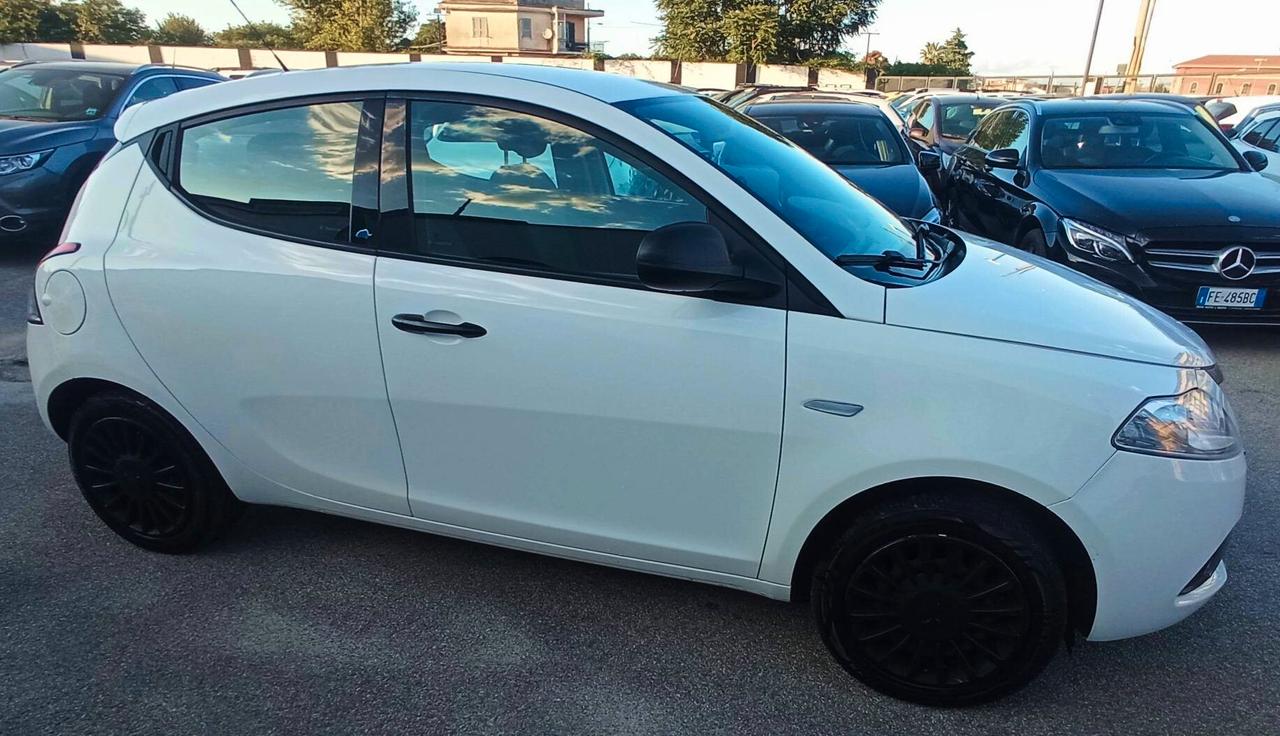Lancia Ypsilon GPL SENZA BUSTA PAGA
