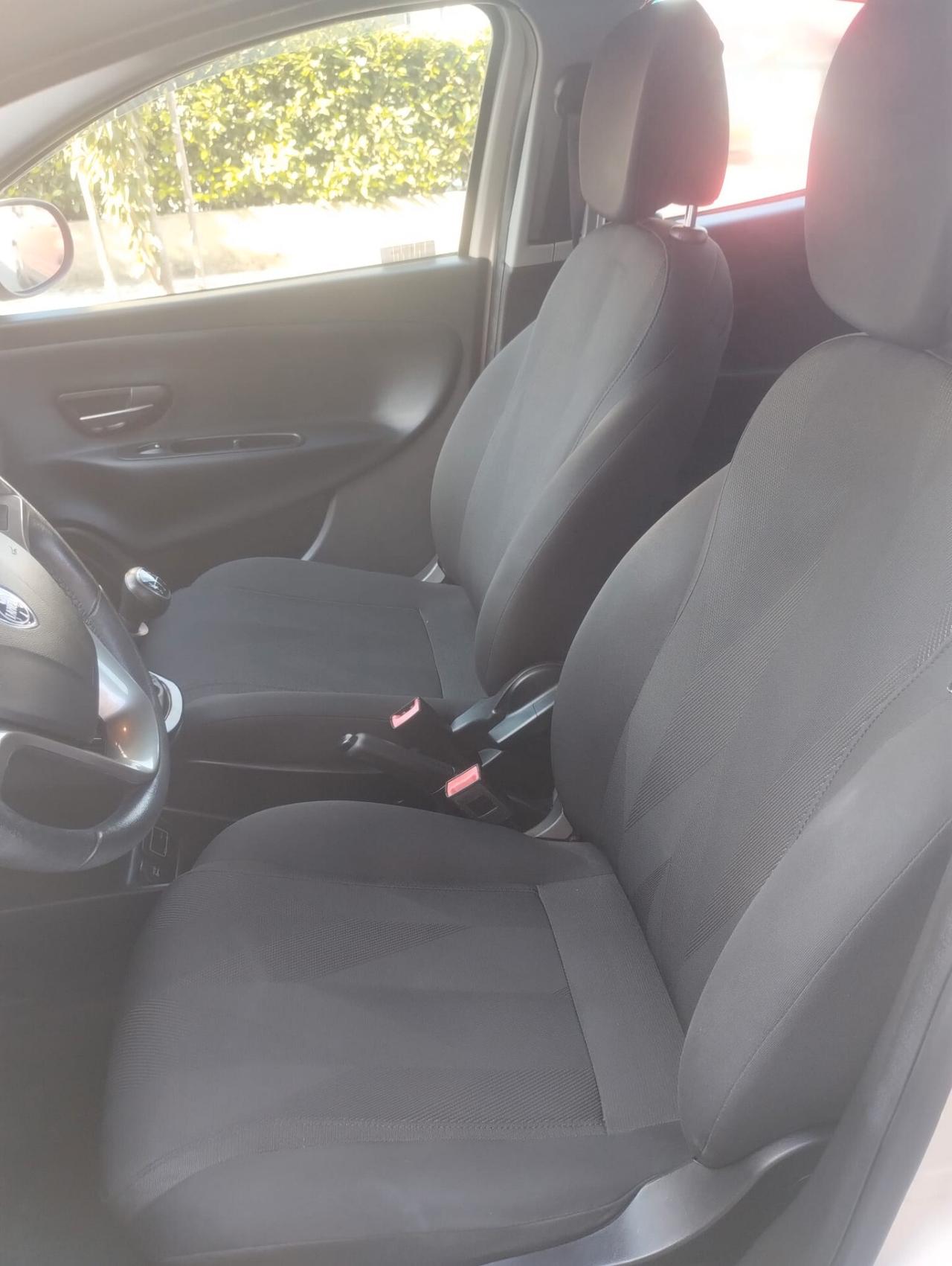 Lancia Ypsilon 1.2 69 CV 5 porte S&S Gold