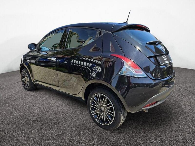 Lancia Ypsilon 1.0 FireFly 70cv Hybrid