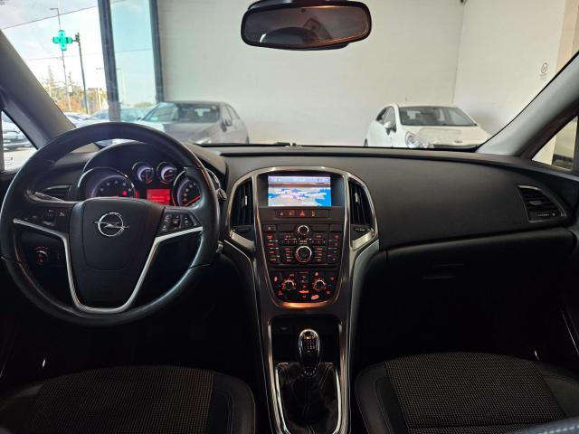 Opel Astra Astra IV 2010 5p 1.4 t Elective 140cv