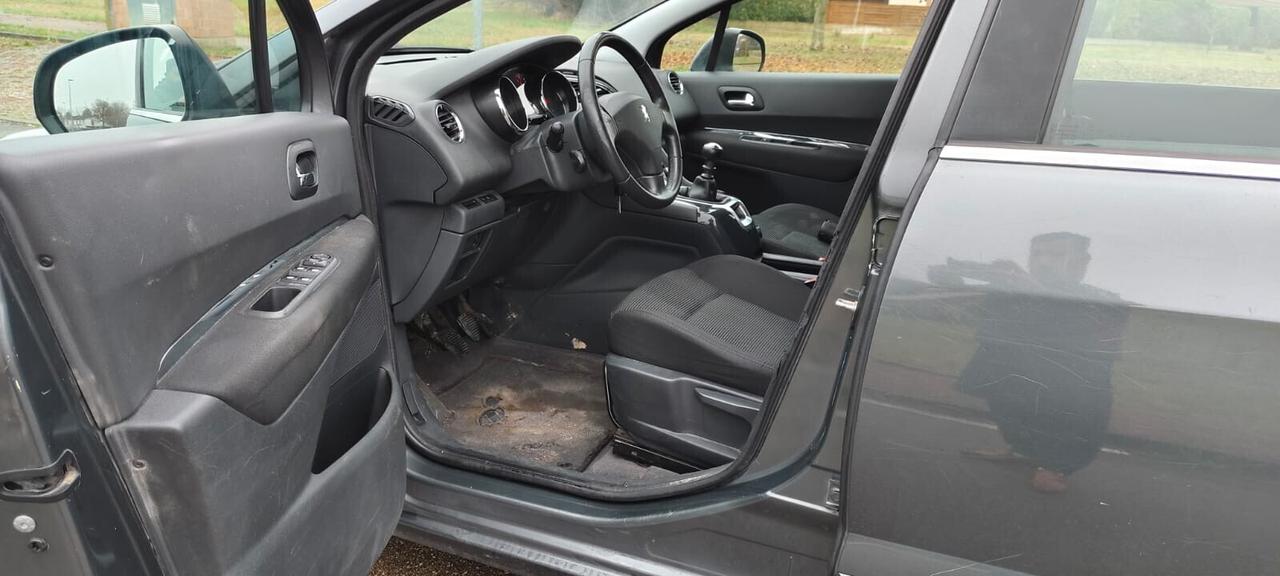 Peugeot 5008 1.6 HDi 110CV Business
